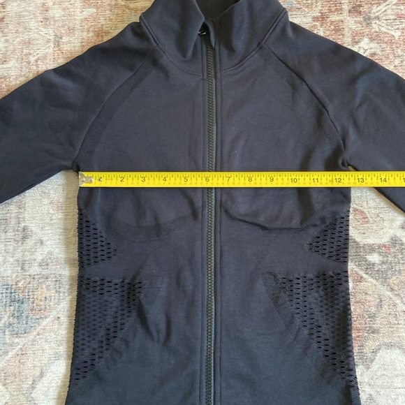 Fabletics Black Mesh Design Fitted Jacket w/ thumb holes (XS) - Picture 8 of 10